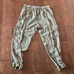 Cargo lightweight pants.  Size large.